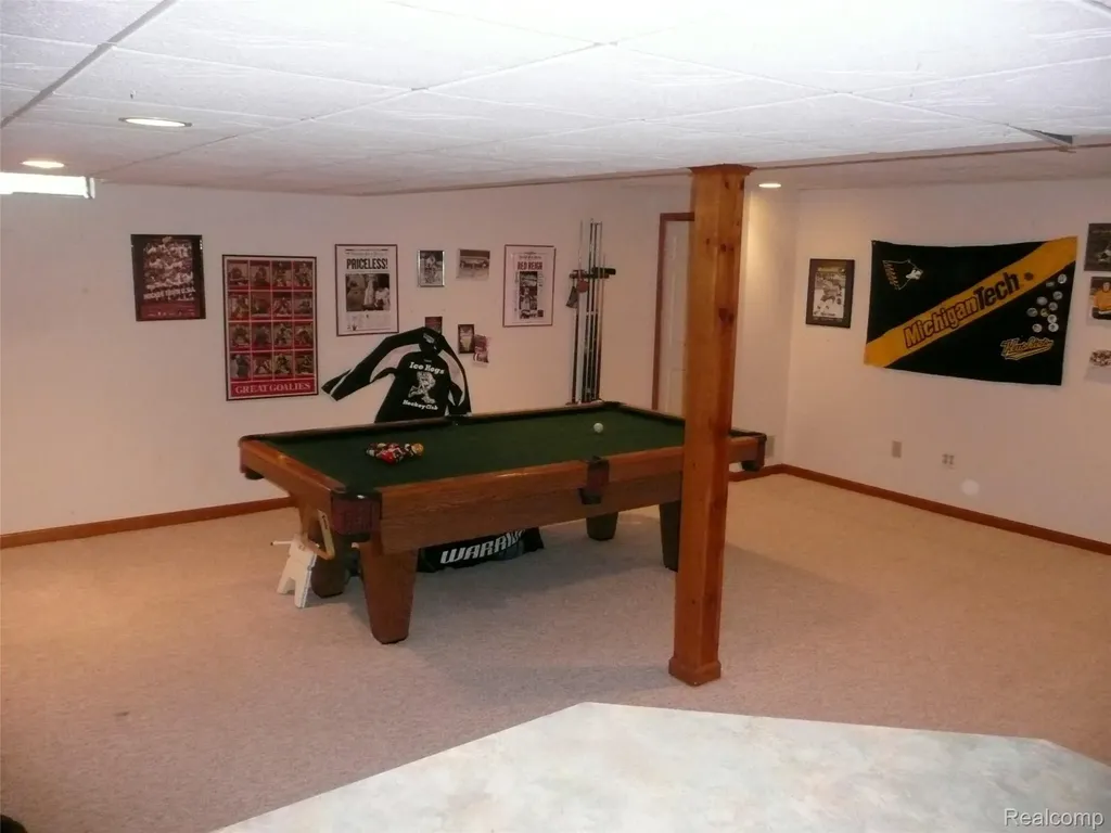 2388 Ava Oceola Township MI 48843