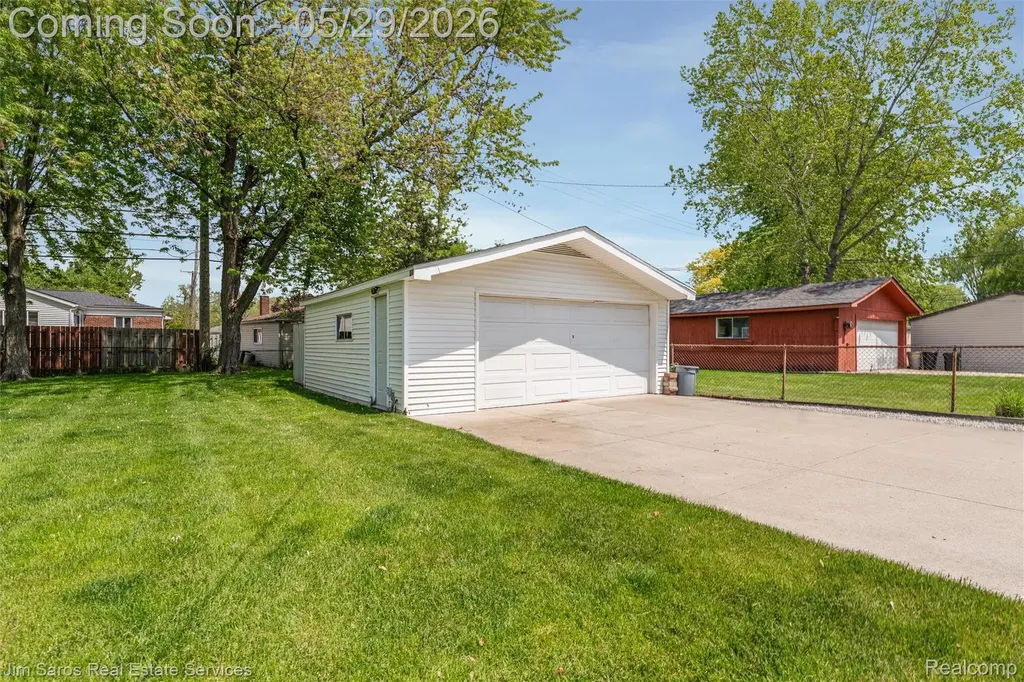 22801 Lake Boulevard St. Clair Shores City MI 48082