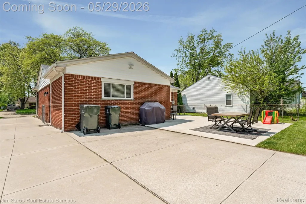 22801 Lake Boulevard St. Clair Shores City MI 48082