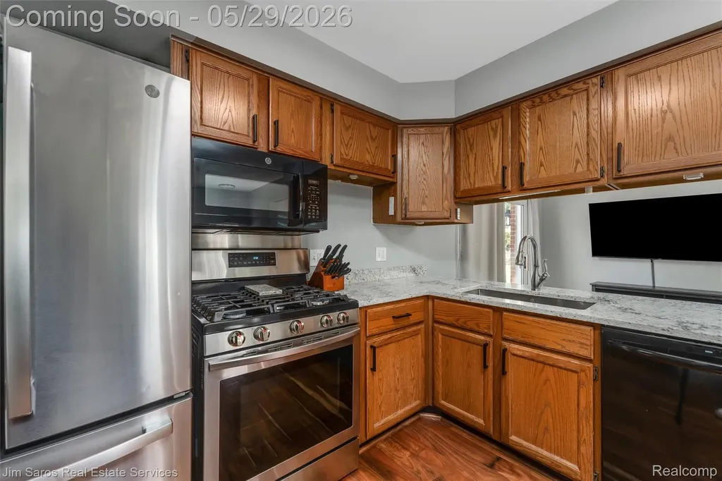 22801 Lake Boulevard St. Clair Shores City MI 48082