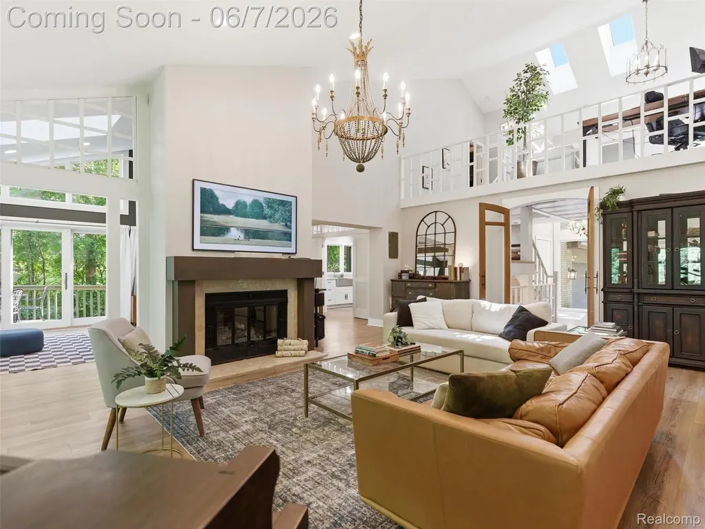 202 Nakomis Trail Orion Charter Township MI 48362