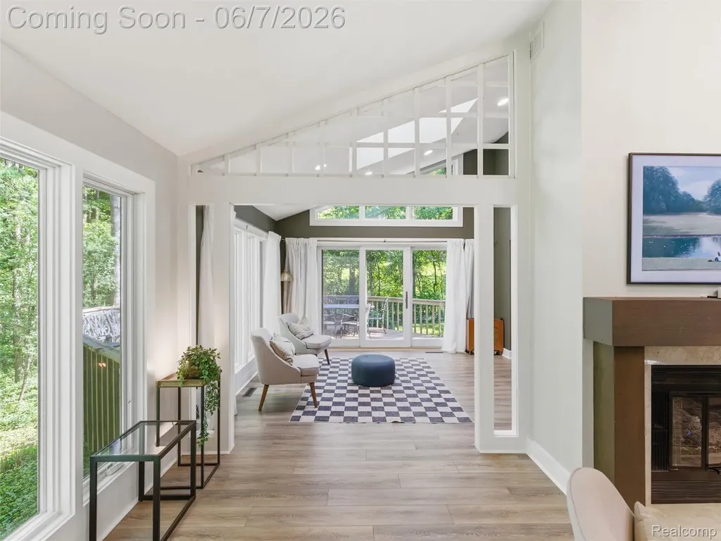 202 Nakomis Trail Orion Charter Township MI 48362