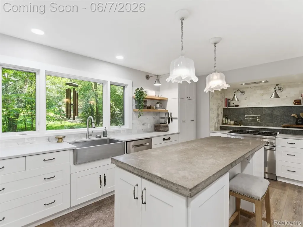 202 Nakomis Trail Orion Charter Township MI 48362