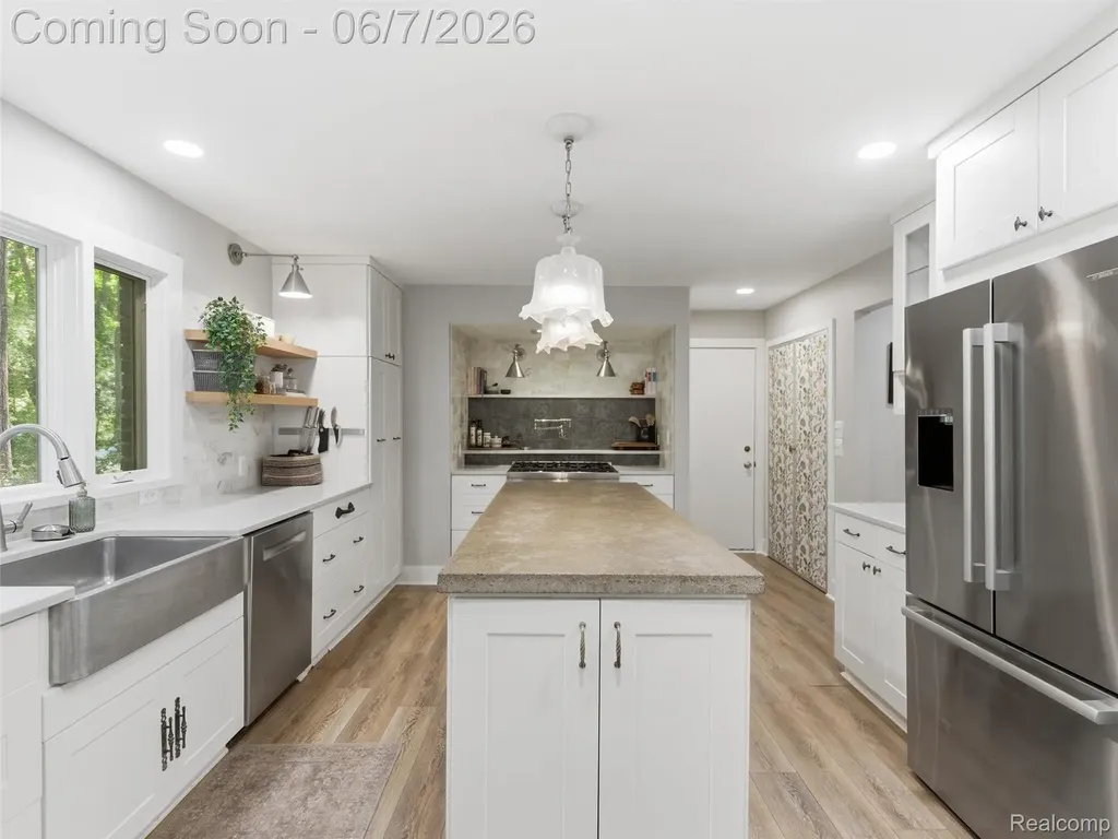 202 Nakomis Trail Orion Charter Township MI 48362