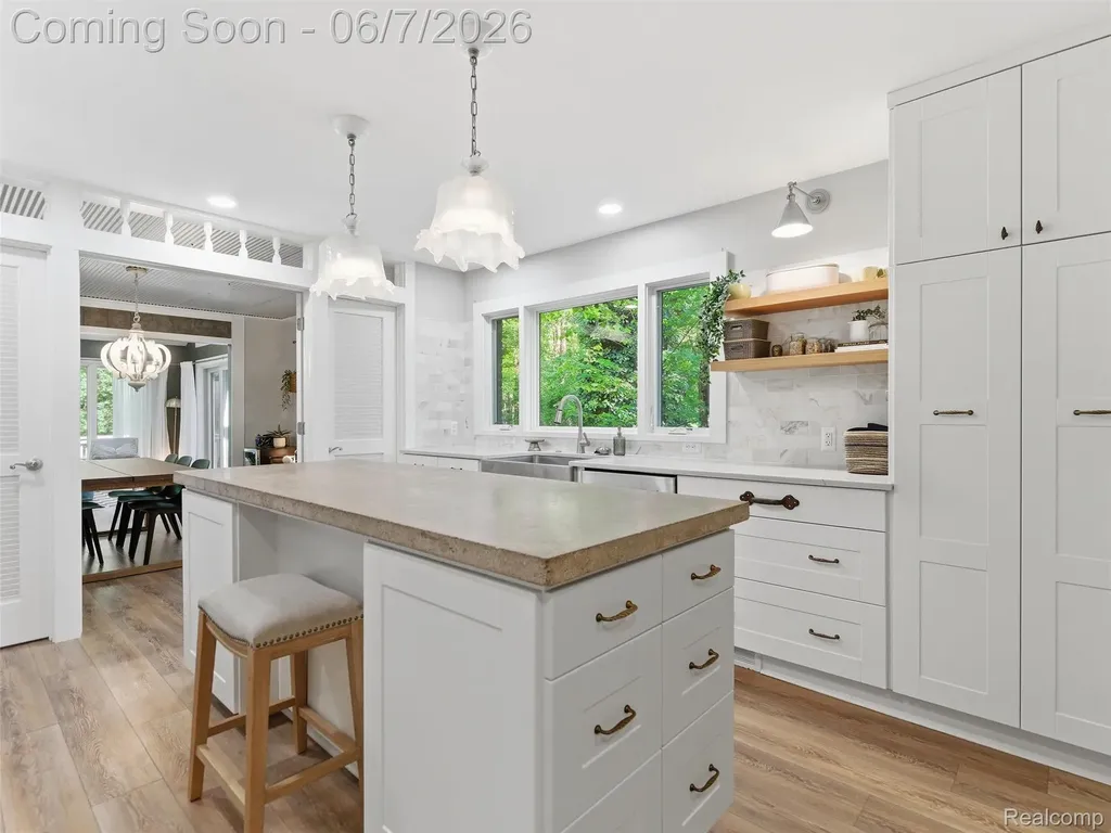 202 Nakomis Trail Orion Charter Township MI 48362