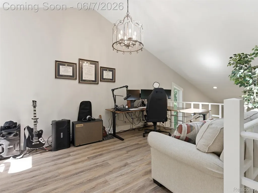 202 Nakomis Trail Orion Charter Township MI 48362