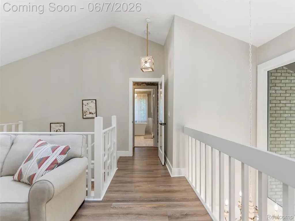 202 Nakomis Trail Orion Charter Township MI 48362