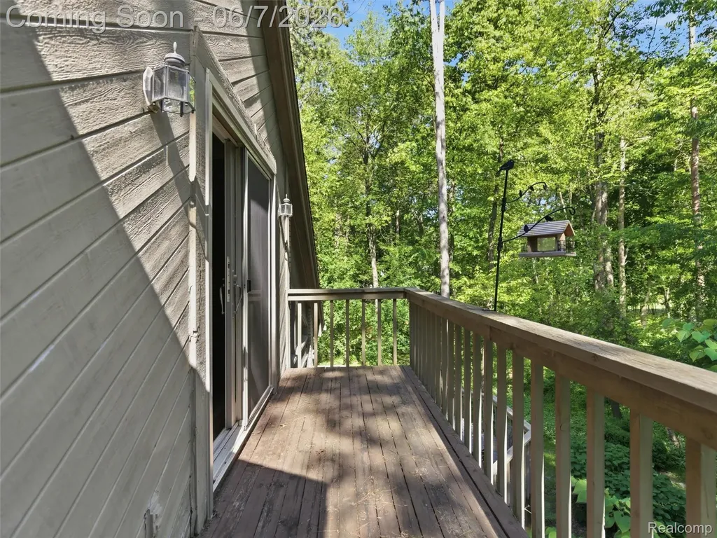 202 Nakomis Trail Orion Charter Township MI 48362
