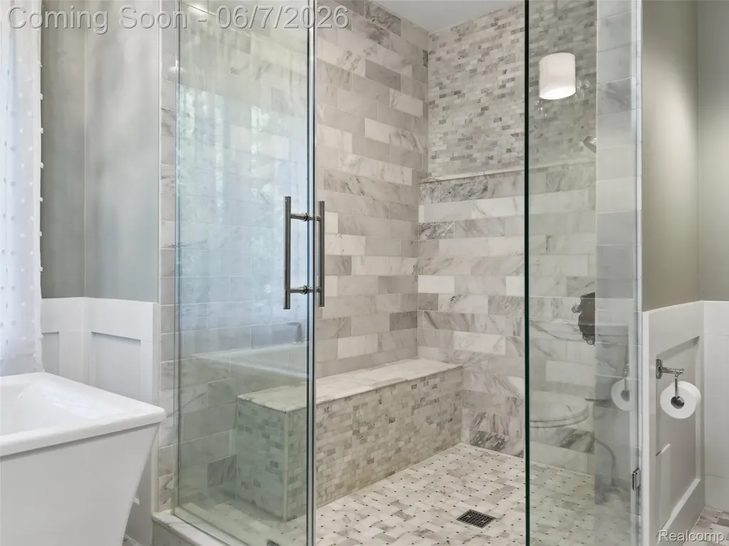 202 Nakomis Trail Orion Charter Township MI 48362