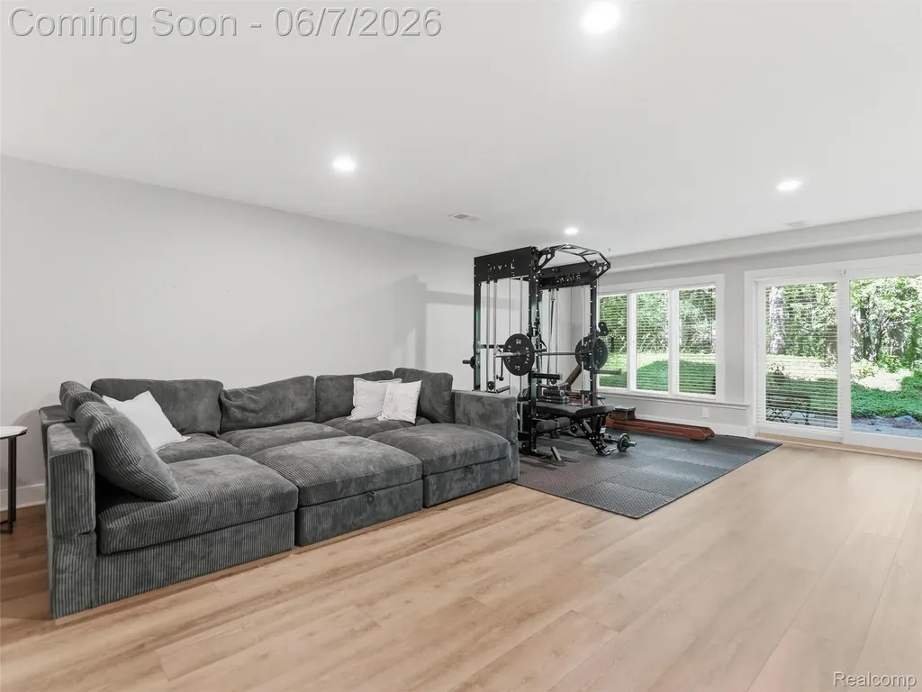 202 Nakomis Trail Orion Charter Township MI 48362