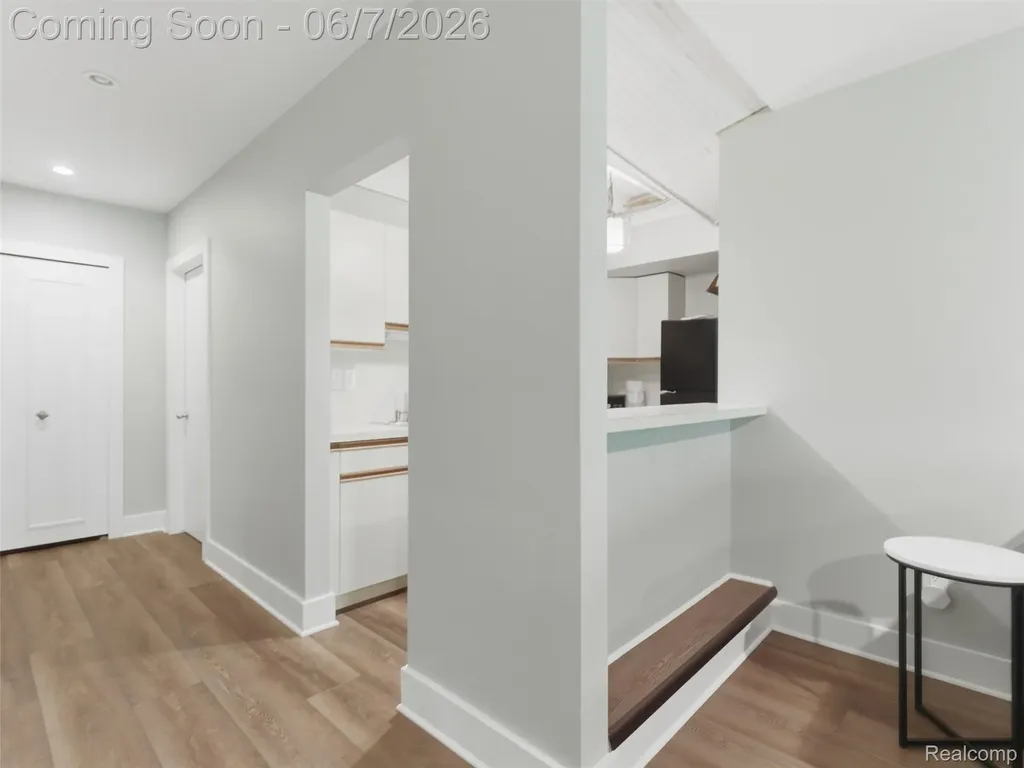 202 Nakomis Trail Orion Charter Township MI 48362