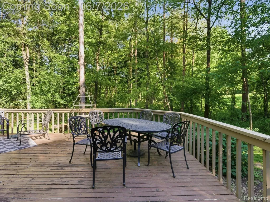 202 Nakomis Trail Orion Charter Township MI 48362