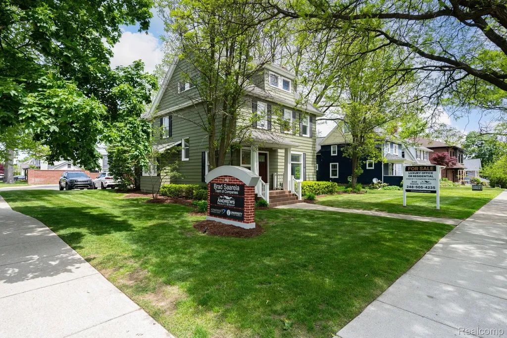 640 W University Drive Rochester City MI 48307