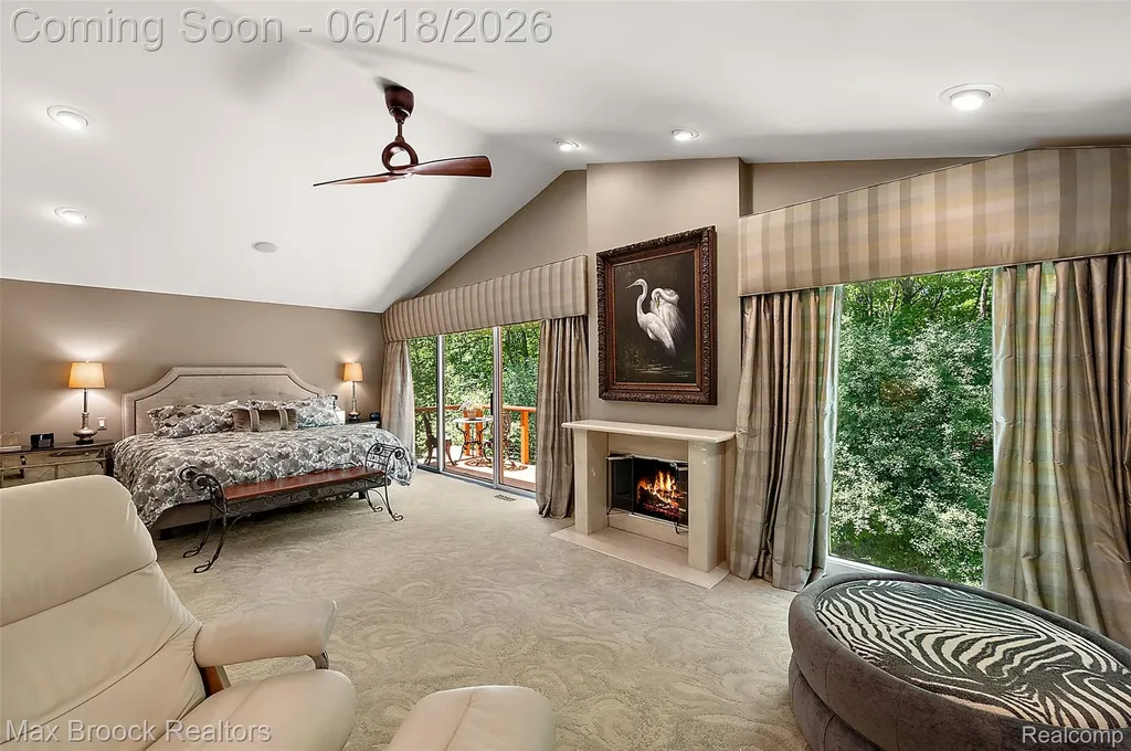 4872 Cliffside Drive West Bloomfield Charter Township MI 48323