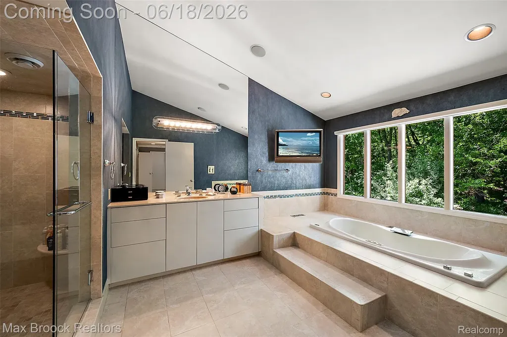 4872 Cliffside Drive West Bloomfield Charter Township MI 48323