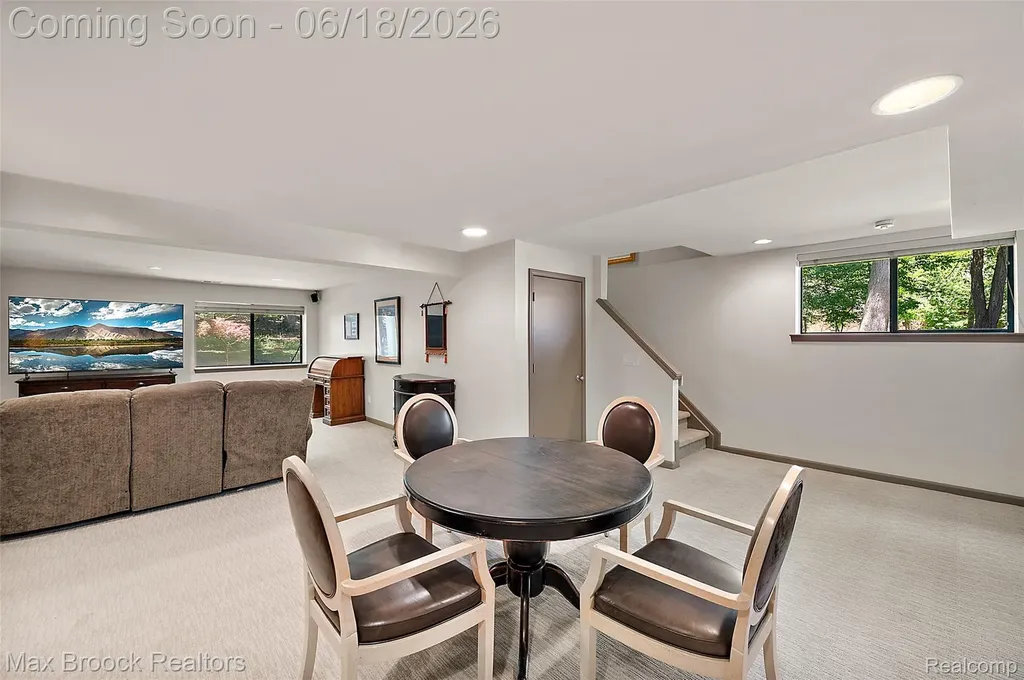 4872 Cliffside Drive West Bloomfield Charter Township MI 48323