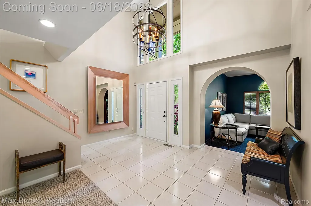 4872 Cliffside Drive West Bloomfield Charter Township MI 48323