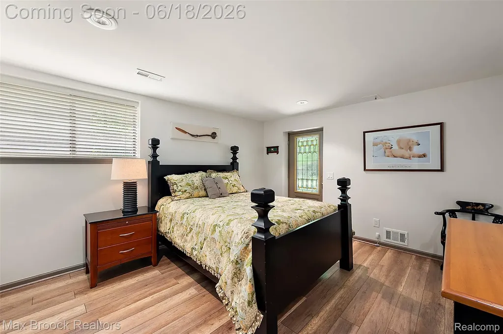 4872 Cliffside Drive West Bloomfield Charter Township MI 48323