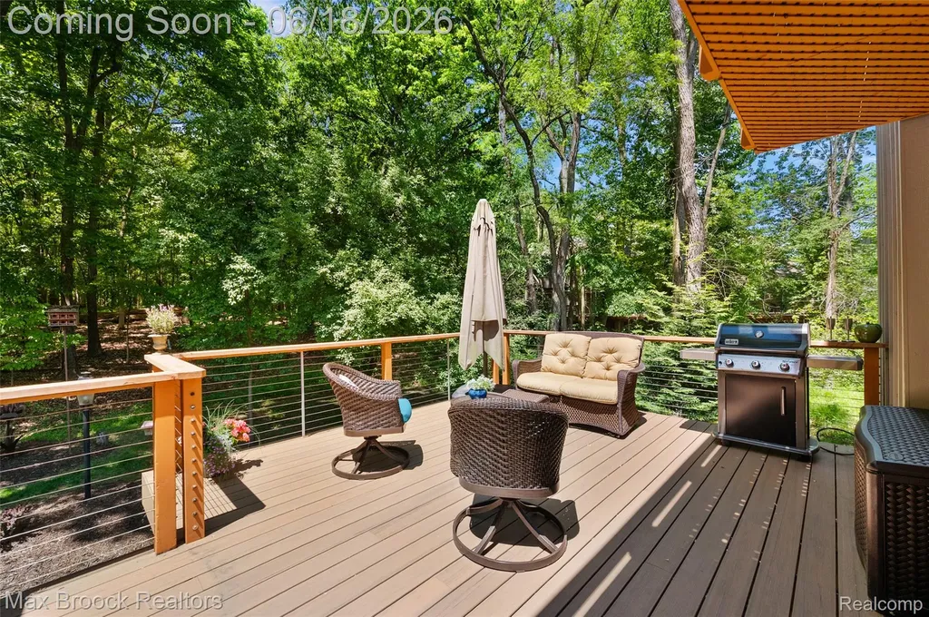 4872 Cliffside Drive West Bloomfield Charter Township MI 48323