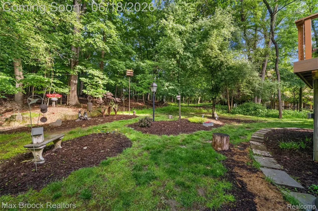 4872 Cliffside Drive West Bloomfield Charter Township MI 48323