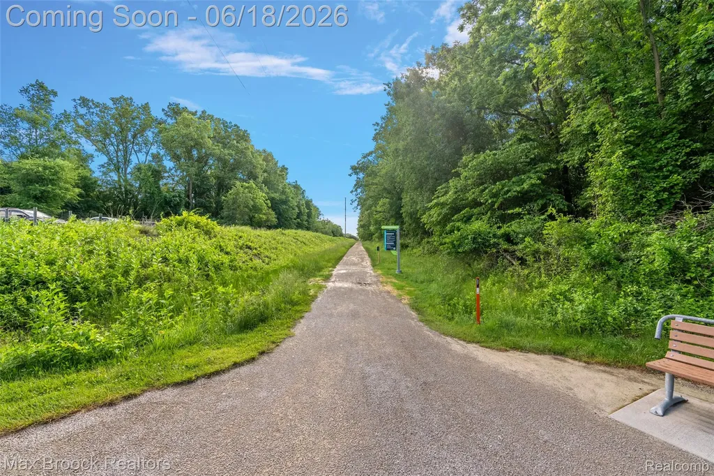 4872 Cliffside Drive West Bloomfield Charter Township MI 48323