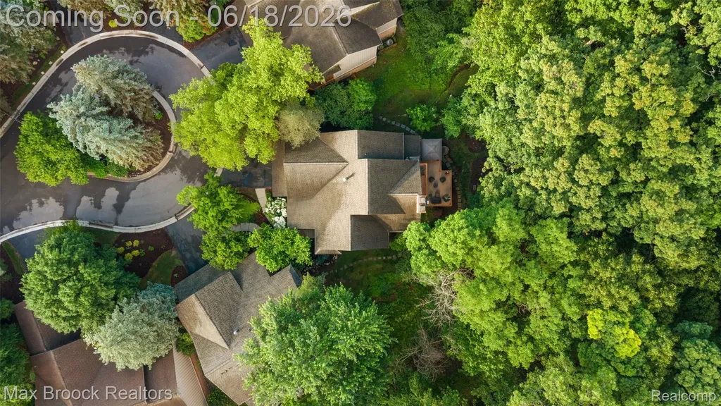 4872 Cliffside Drive West Bloomfield Charter Township MI 48323