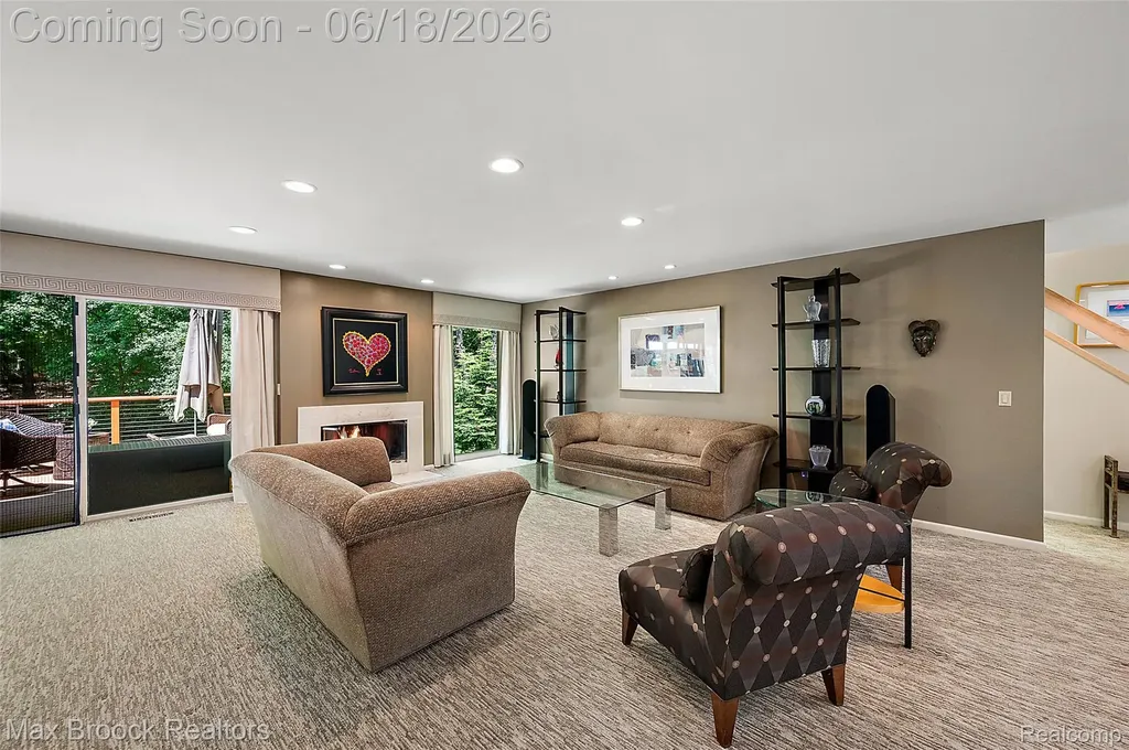 4872 Cliffside Drive West Bloomfield Charter Township MI 48323