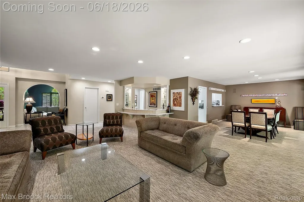4872 Cliffside Drive West Bloomfield Charter Township MI 48323