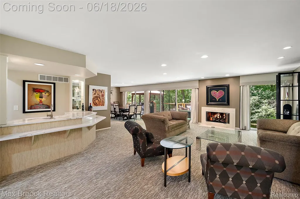 4872 Cliffside Drive West Bloomfield Charter Township MI 48323