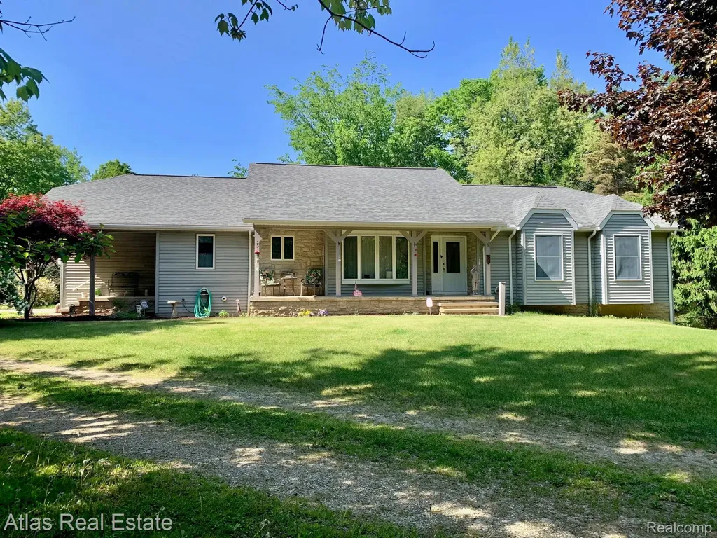 6075 Mayville Road Koylton Township MI 48727