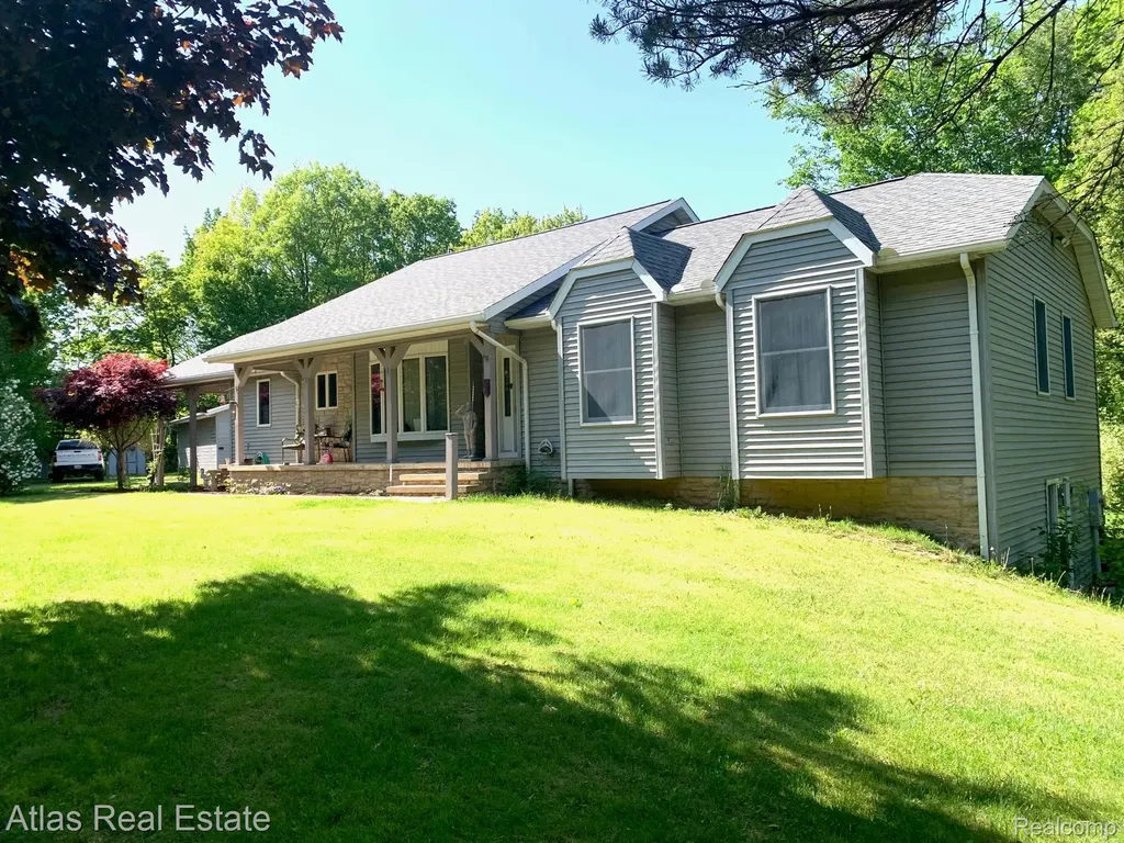 6075 Mayville Road Koylton Township MI 48727