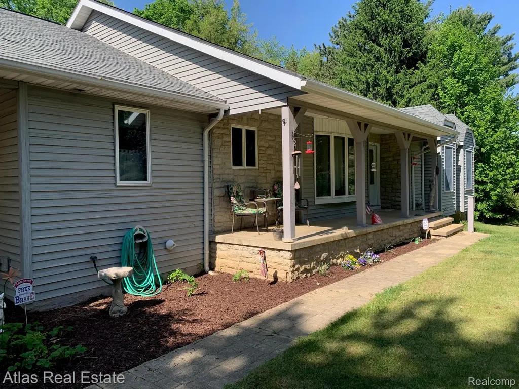 6075 Mayville Road Koylton Township MI 48727