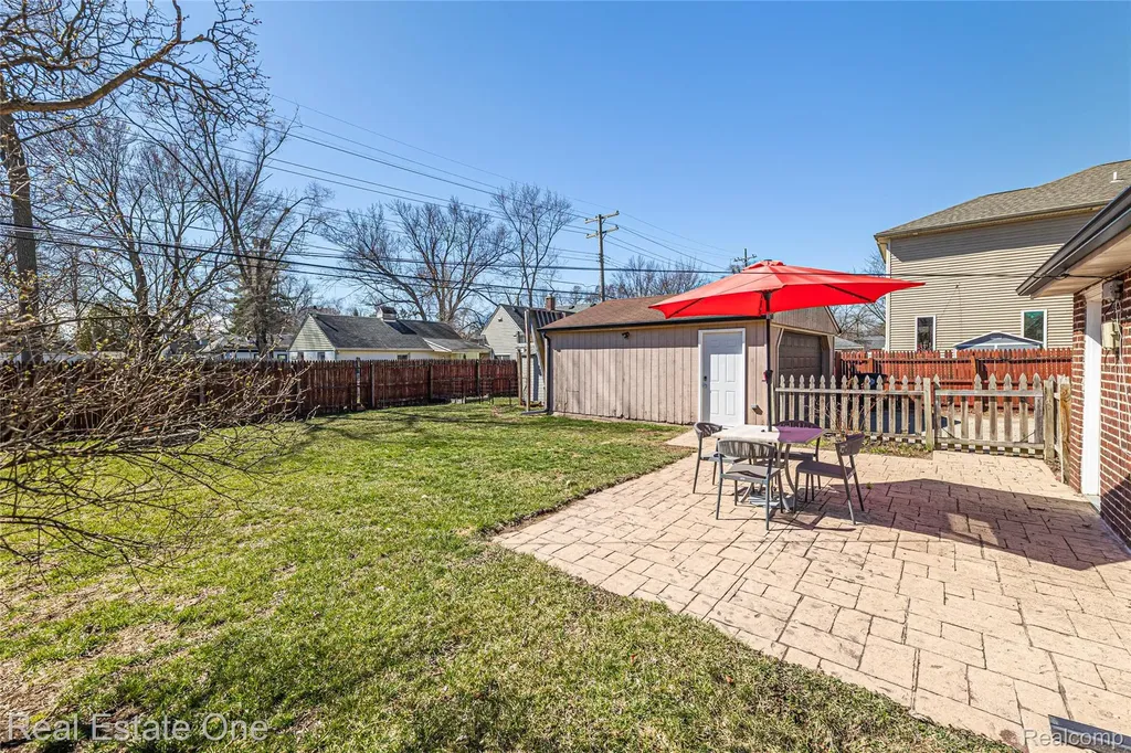 27901 Long Street Livonia City MI 48152