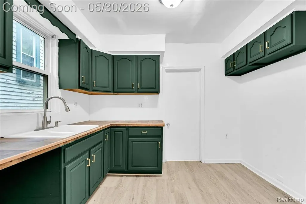 5203 Maplewood Street Detroit City MI 48204