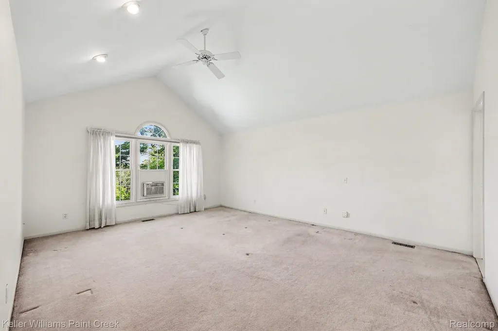 1432 Oakmont Court Orion Charter Township MI 48362