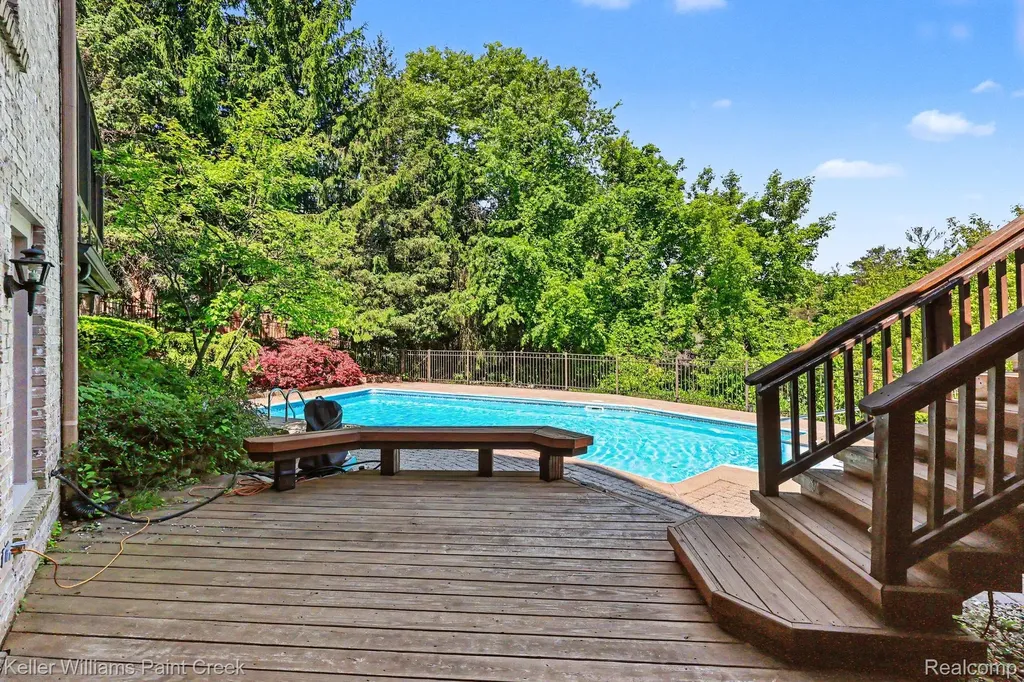1432 Oakmont Court Orion Charter Township MI 48362