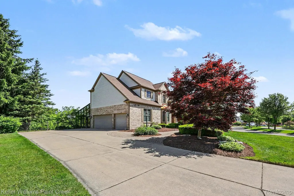 1432 Oakmont Court Orion Charter Township MI 48362