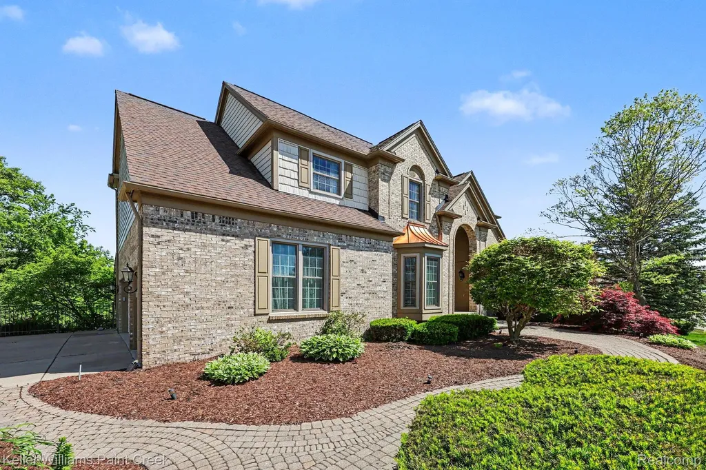 1432 Oakmont Court Orion Charter Township MI 48362