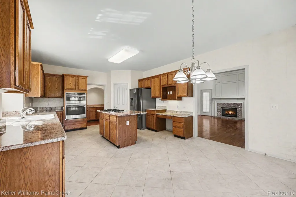 1432 Oakmont Court Orion Charter Township MI 48362