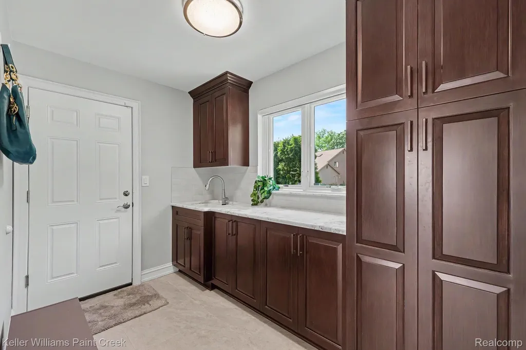 2560 Browning Drive Orion Charter Township MI 48360
