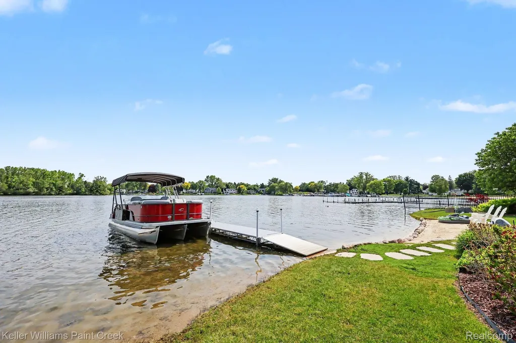 2560 Browning Drive Orion Charter Township MI 48360