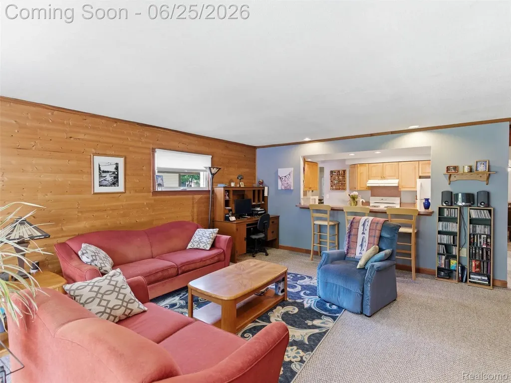 5565 Crescent Road Waterford Charter Township MI 48327