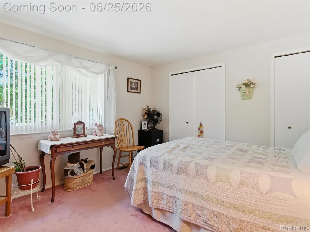 5565 Crescent Road Waterford Charter Township MI 48327