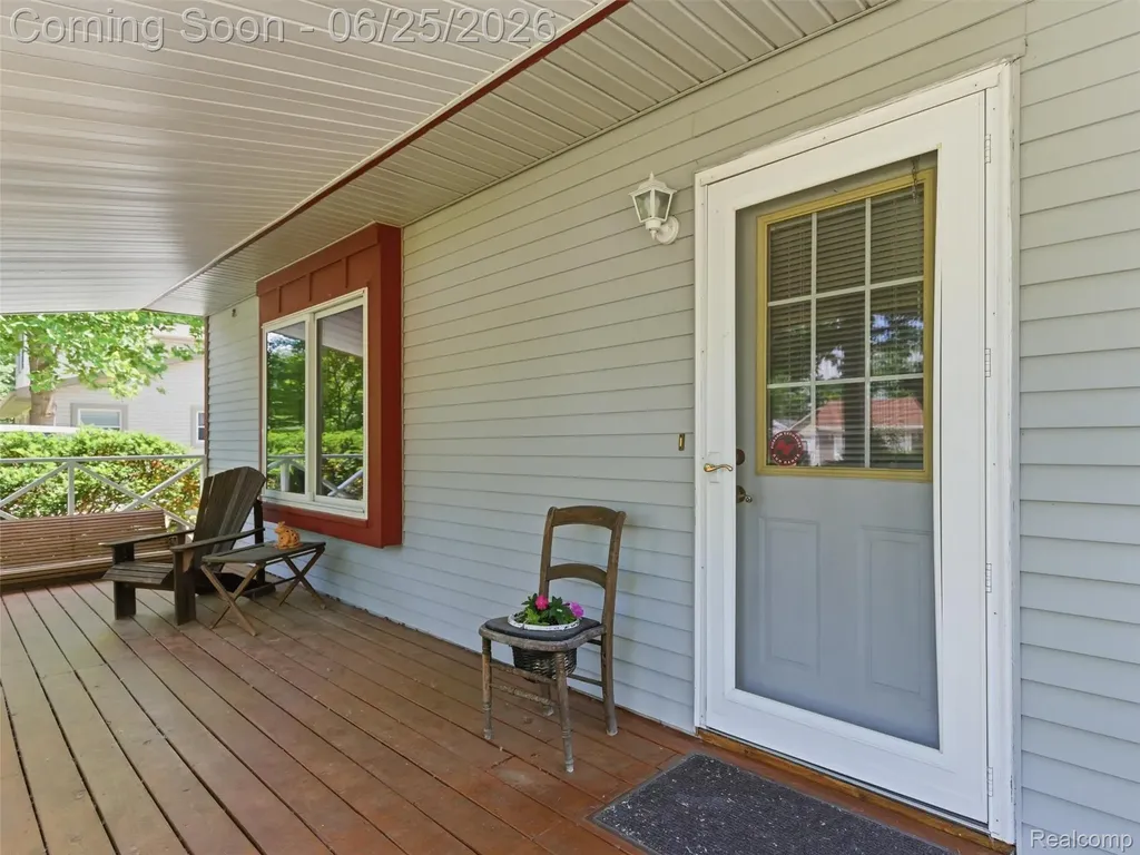 5565 Crescent Road Waterford Charter Township MI 48327