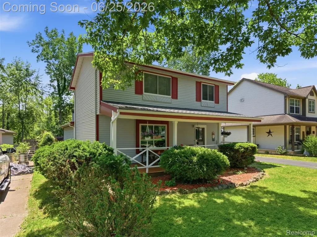 5565 Crescent Road Waterford Charter Township MI 48327