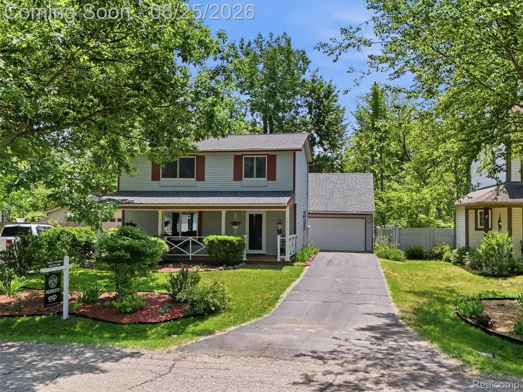 5565 Crescent Road Waterford Charter Township MI 48327