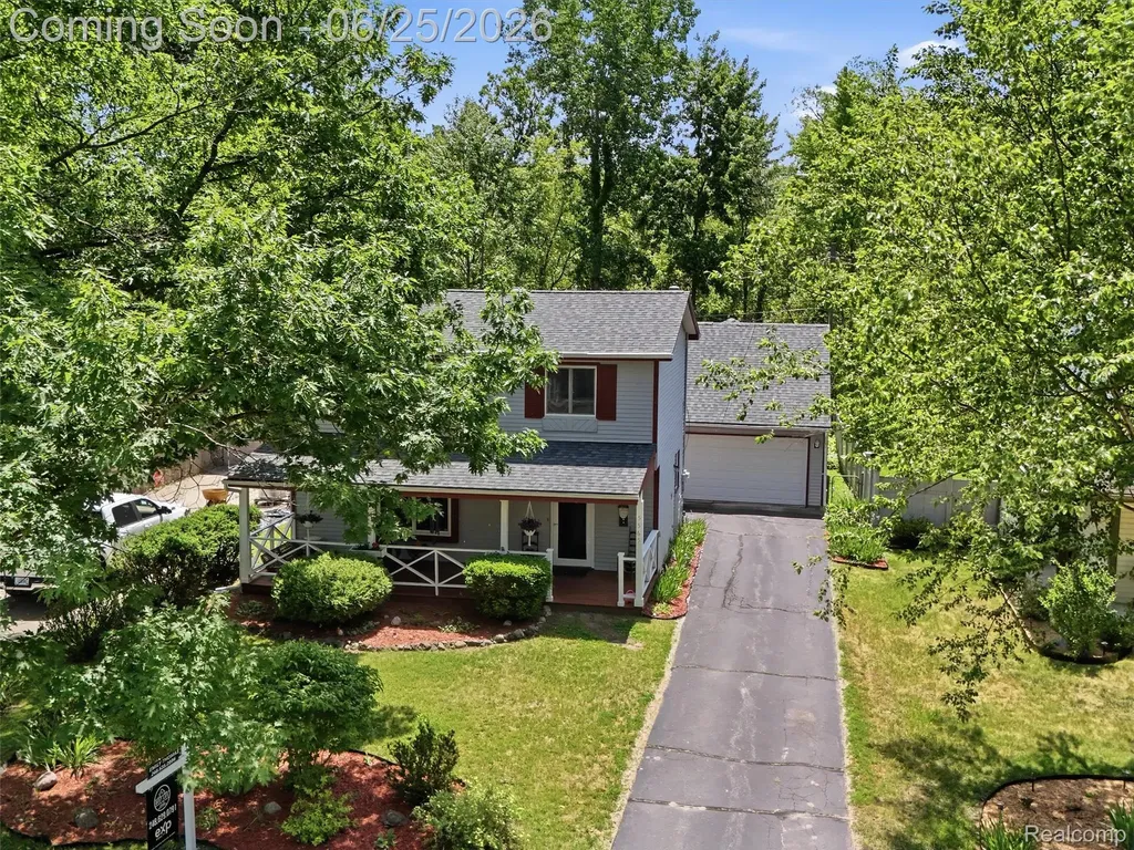 5565 Crescent Road Waterford Charter Township MI 48327