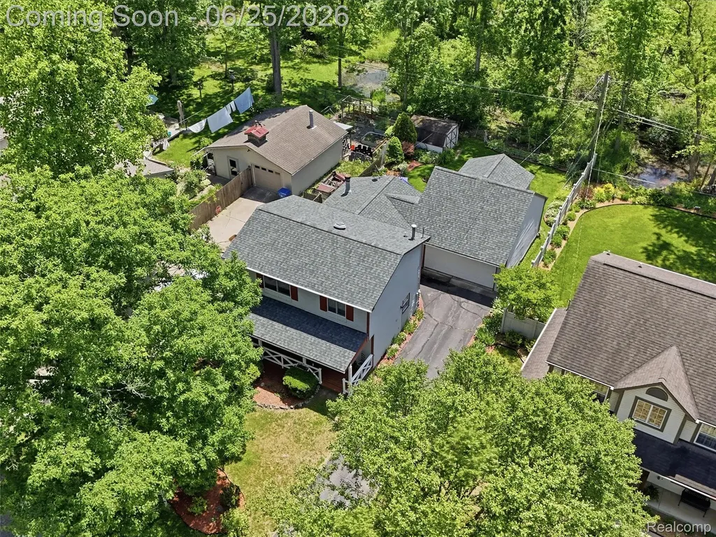 5565 Crescent Road Waterford Charter Township MI 48327