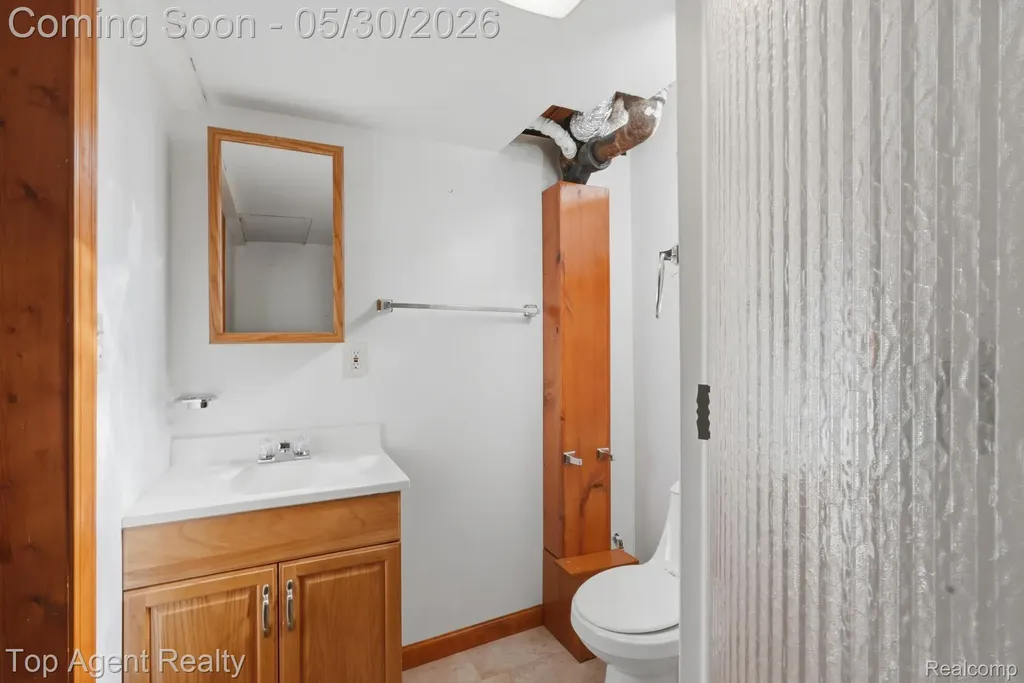 26268 Patricia Avenue Warren City MI 48091