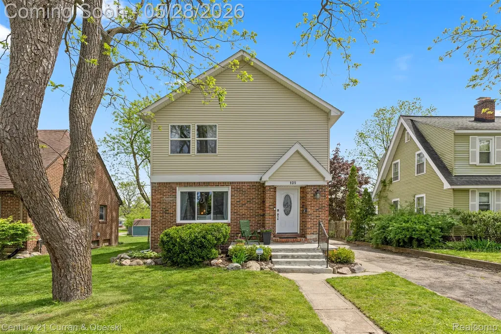 135 Draper Avenue Waterford Charter Township MI 48328